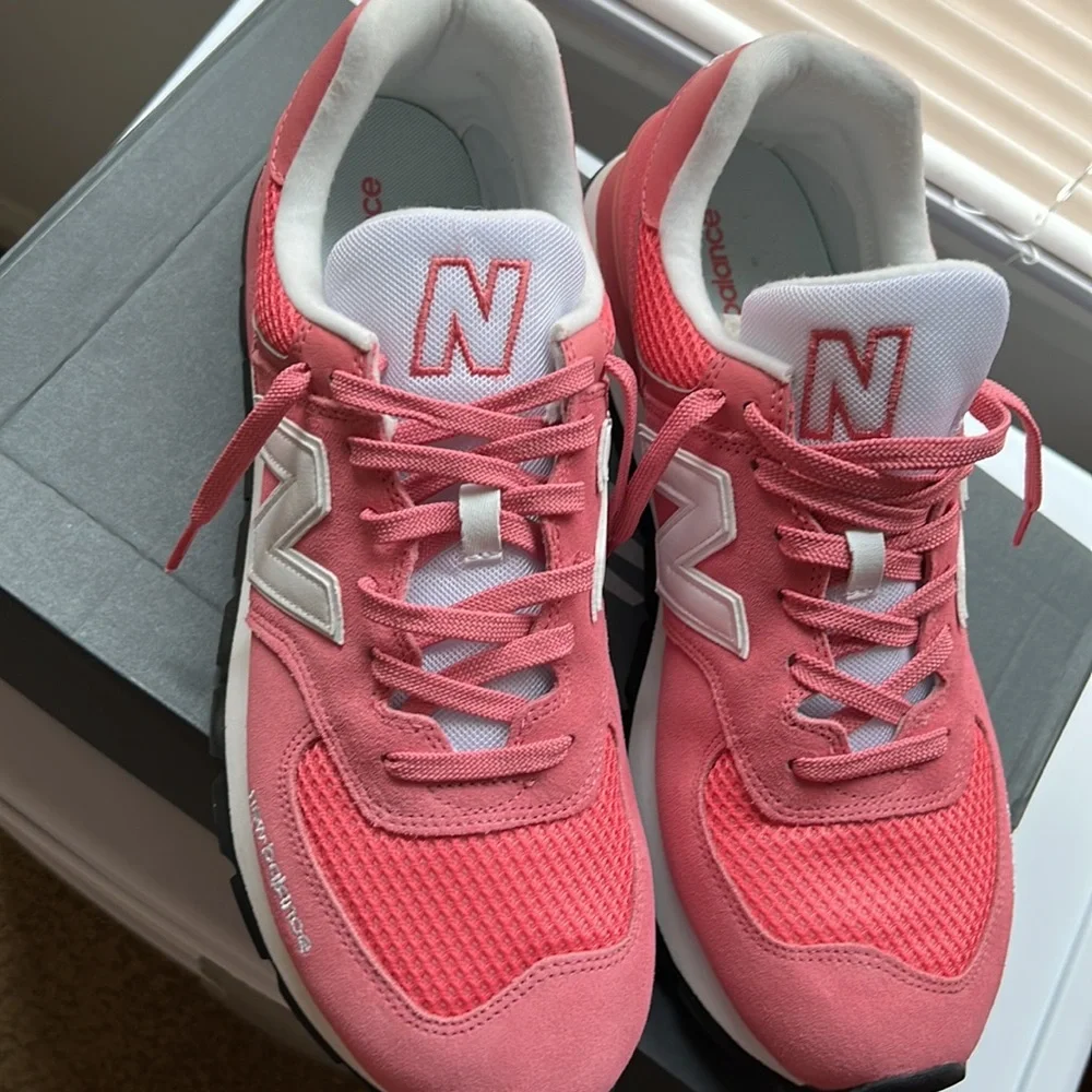New Balance - Picture 4 of 7